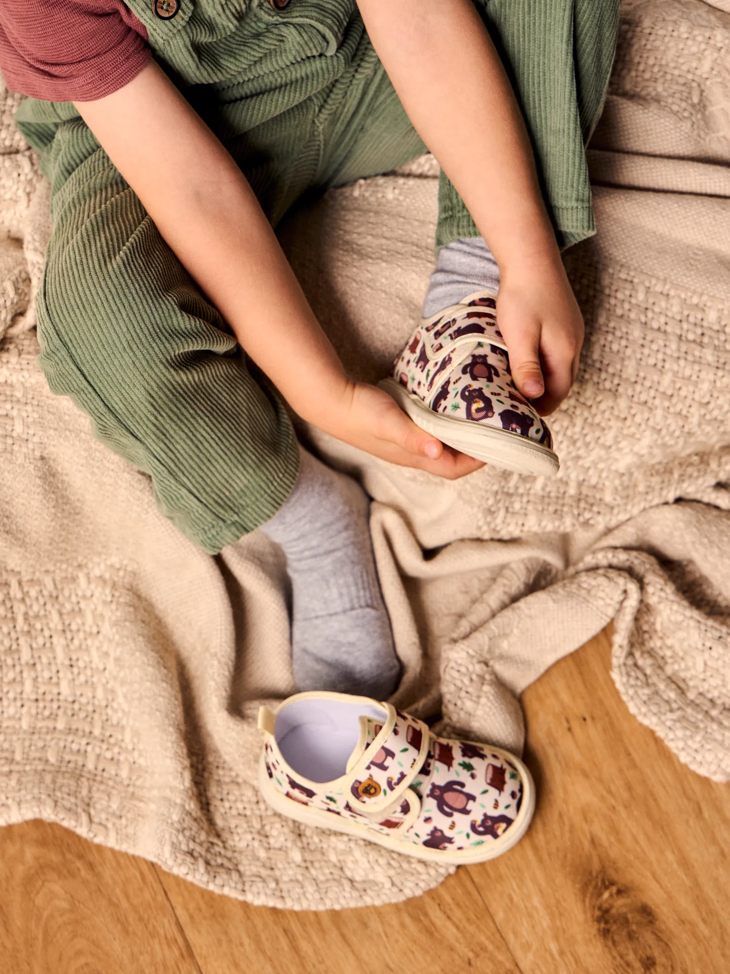 Pantoufles rigolotes pour bébés Ours affamé - Image 5