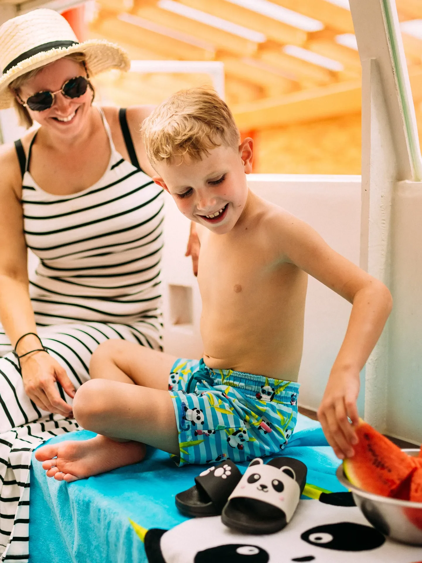 Short de bain rigolo pour garçons Panda en vacances - Image 5