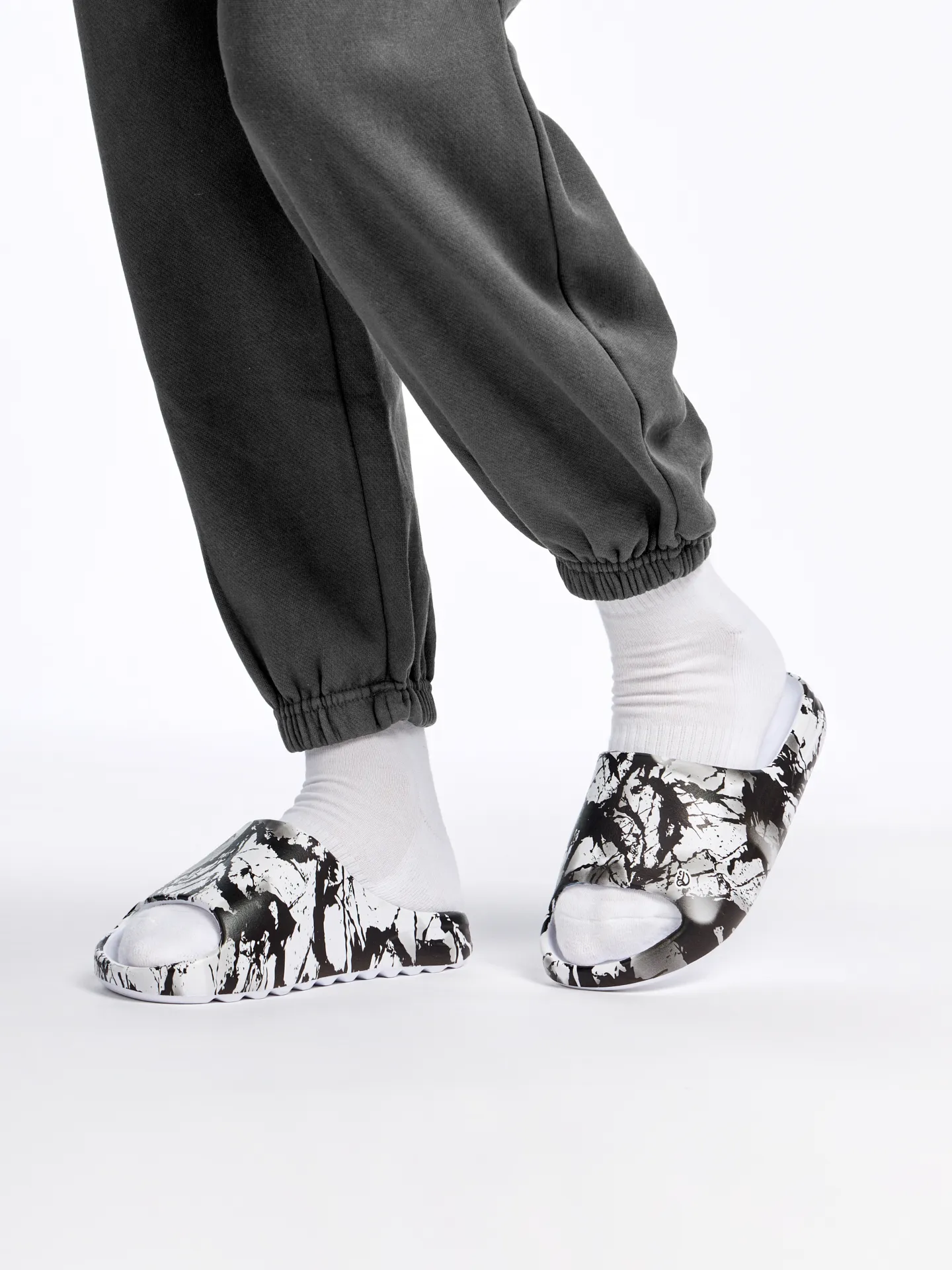 Sandales rigolotes chunky Taches noires et blanches - Image 4