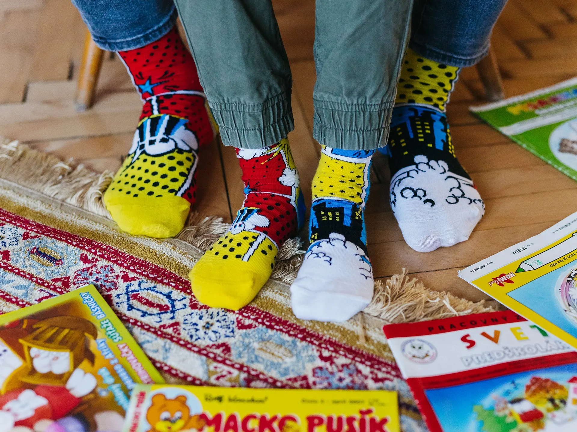 Chaussettes rigolotes pour enfants Bandes dessinées colorées - Image 3