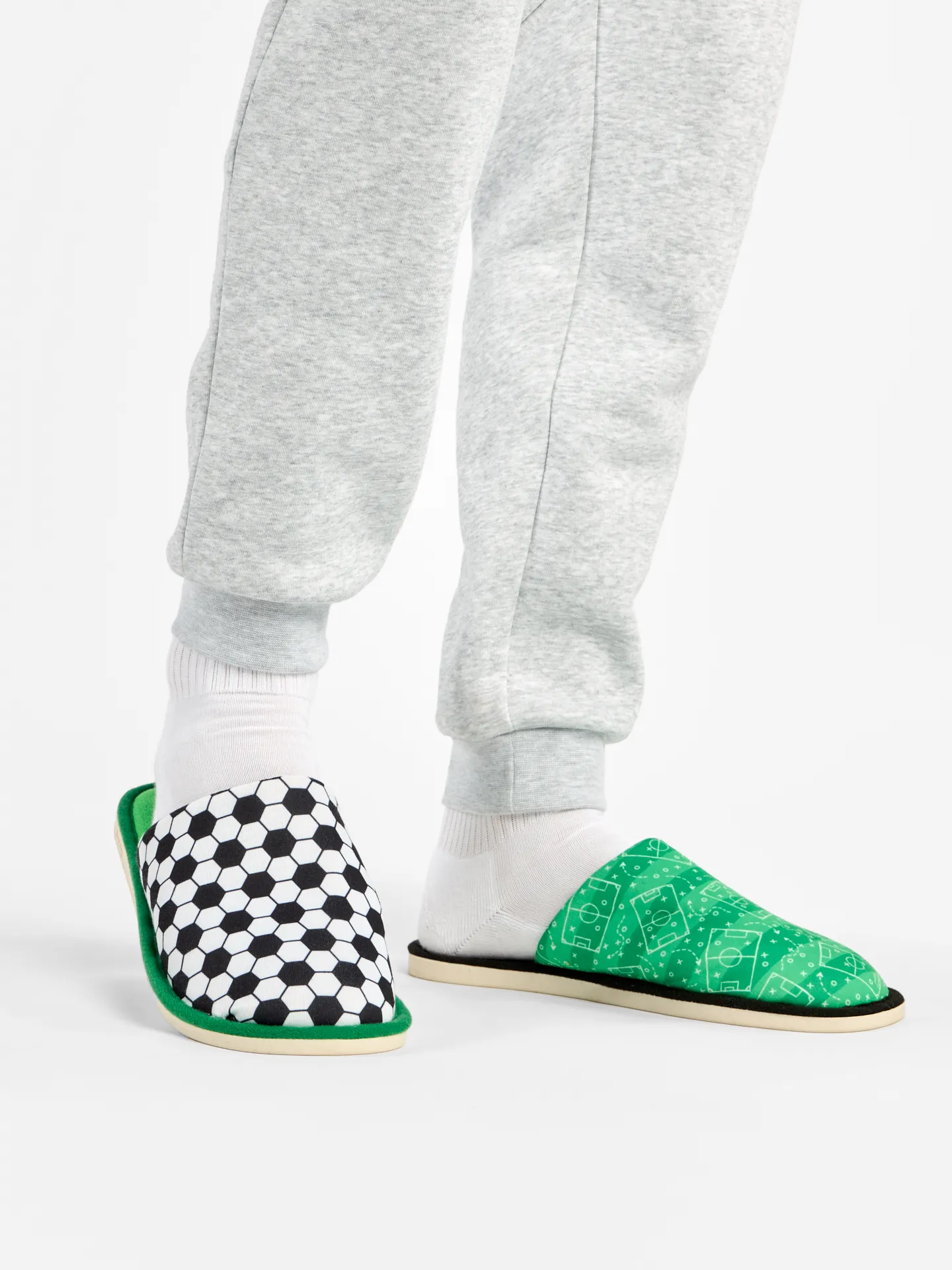 Pantoufles rigolotes Terrain de football - Image 5